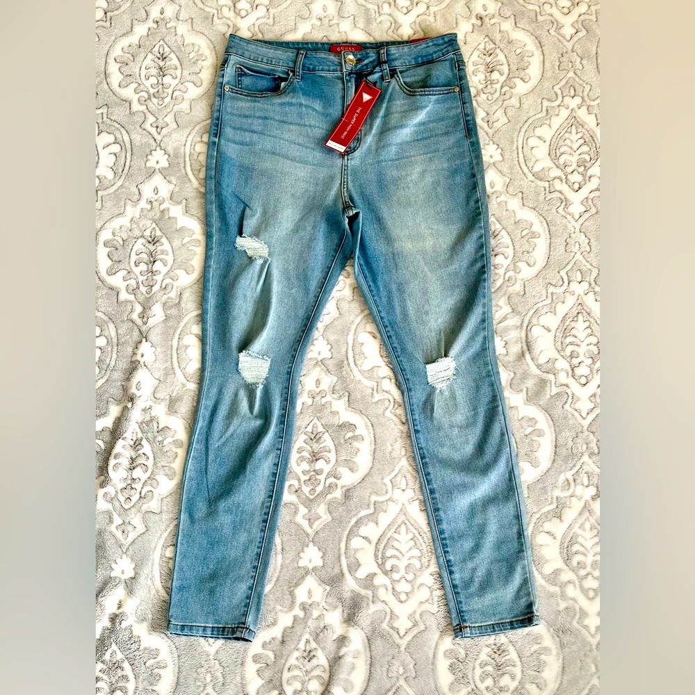 GUESS Jeans, Simmone Super High Rise Skinny, light destroyed wash, size 32. NWT